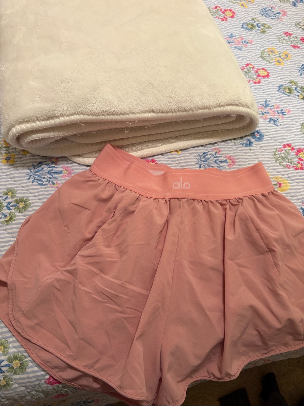 Alo match point shorts
